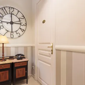 https://hostal-oliva.catalonia-hotels.com
